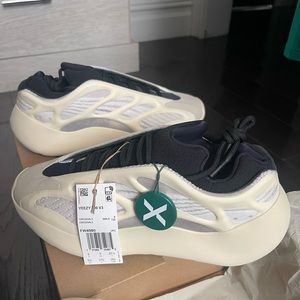 Yeezy 700 V3 Azael